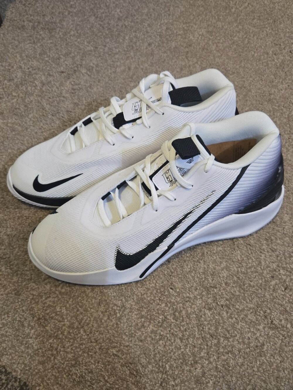 Brand New Nike GT Cut Academy White/Black/Silver FV5524-100 Men's Size 9.5 Shoes